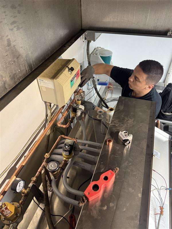 Emergency commercial kitchen repair service